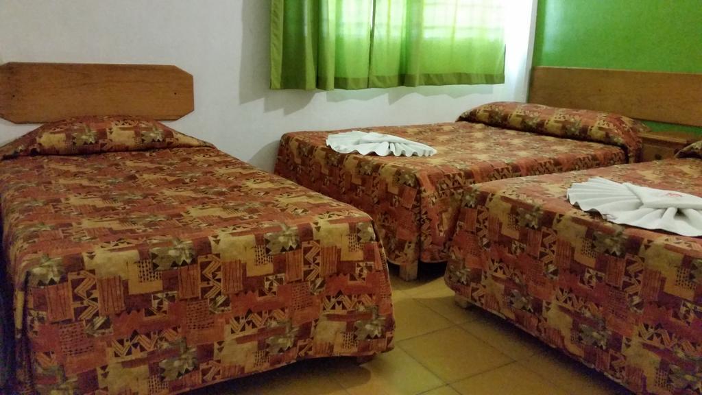 Delfin Playa Azul Hotel ลาซาโร การ์เดนาส ภายนอก รูปภาพ